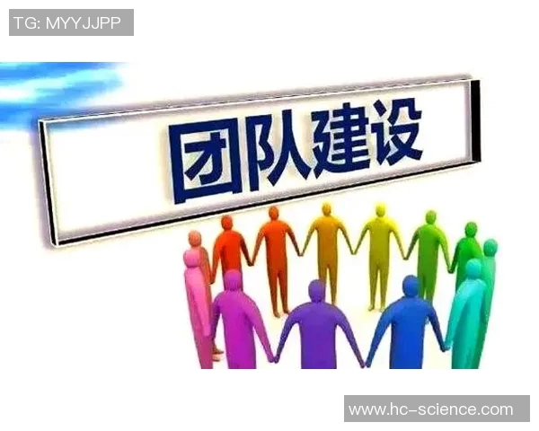 以教练为核心推动团队发展，提升个人与集体表现的有效策略与方法